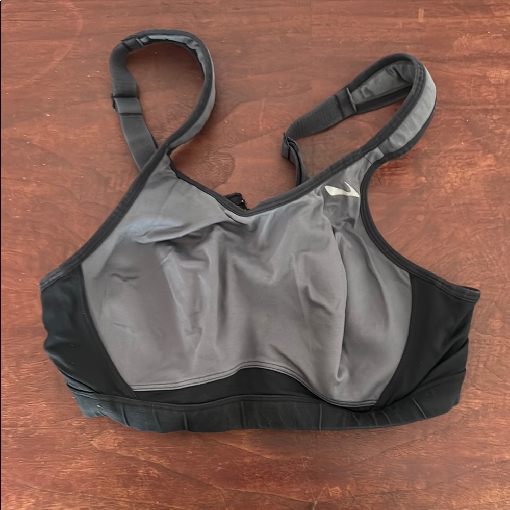 Brooks High-Impact Sports Bra Black and Gray